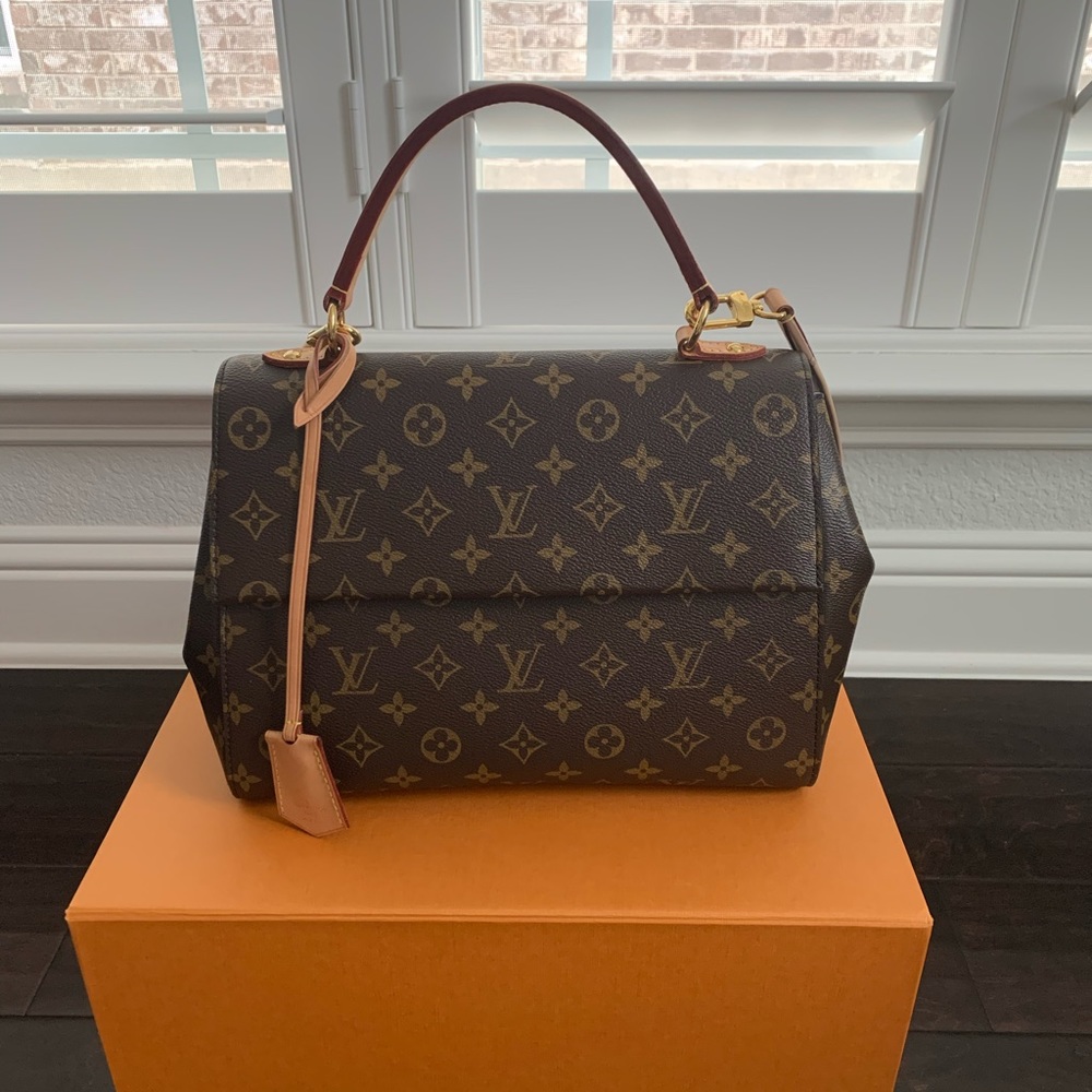 SOLD ❌ Louis Vuitton Cluny MM